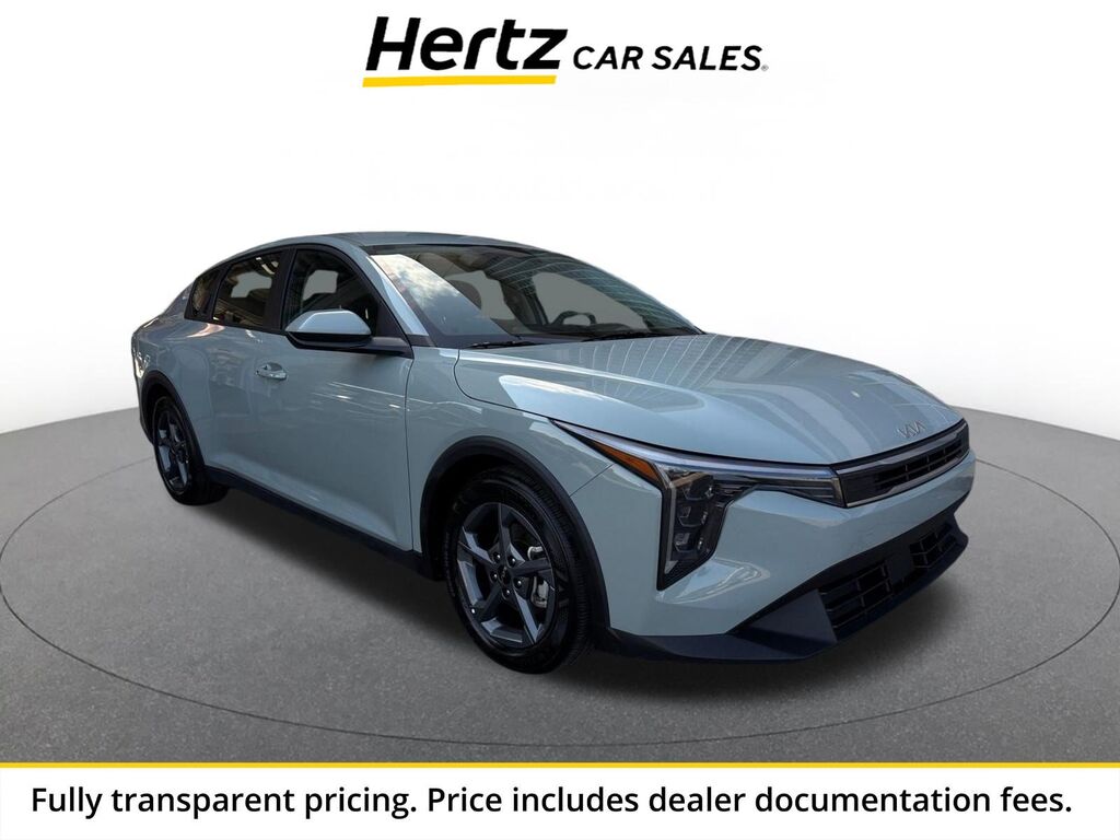 2026 Kia K4 LXS — photo 1 of 10