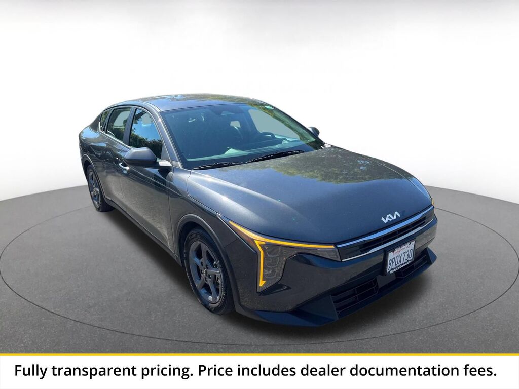 2025 Kia K4 LXS — photo 1 of 1