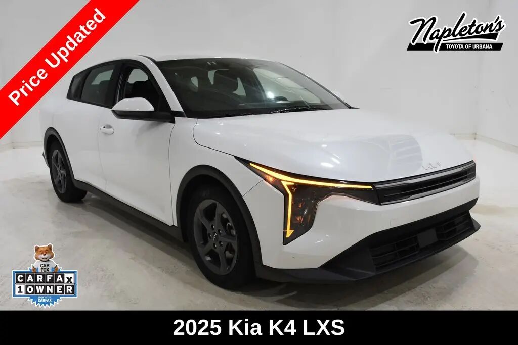 2025 Kia K4 LXS — photo 1 of 12