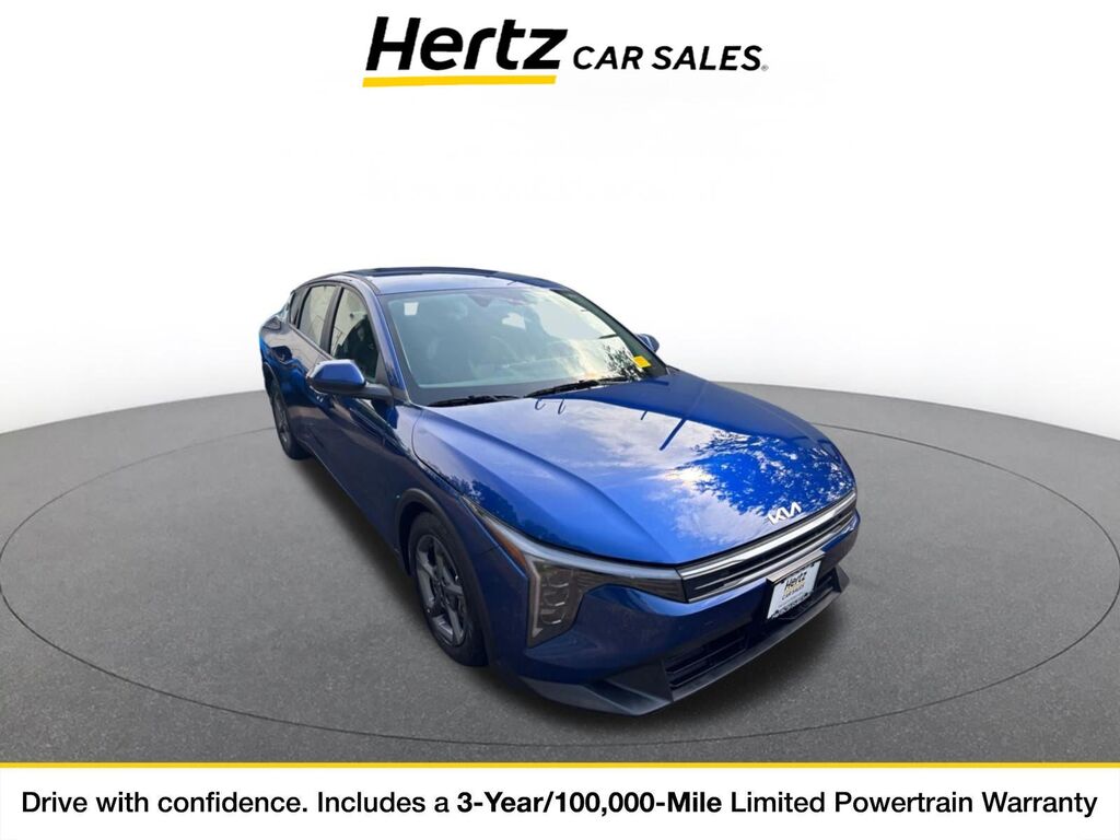 2025 Kia K4 LXS — photo 1 of 11