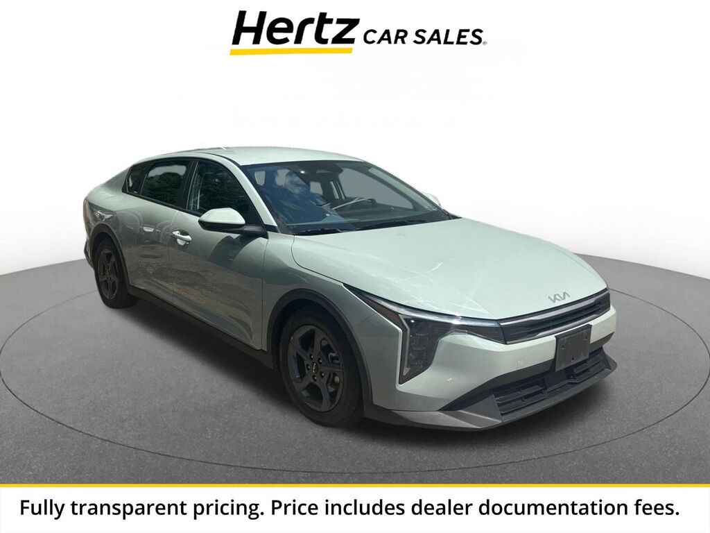 2025 Kia K4 LXS — photo 1 of 13