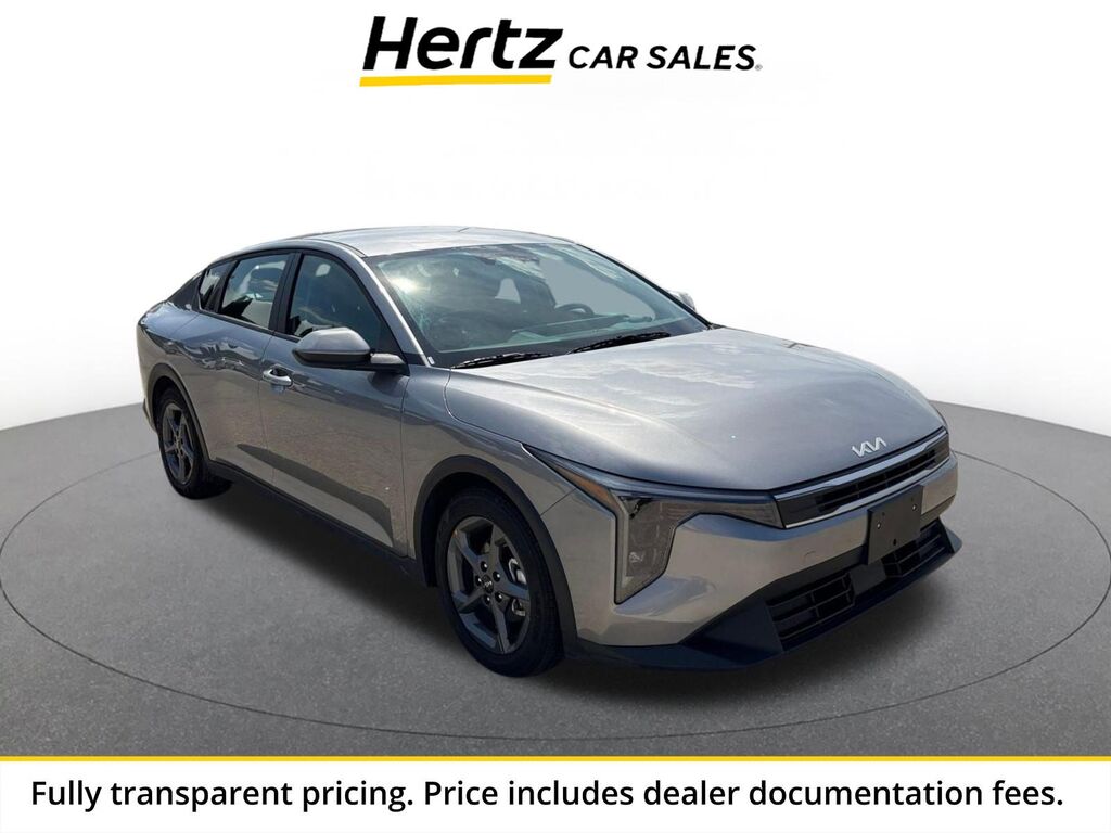 2026 Kia K4 LXS — photo 1 of 11