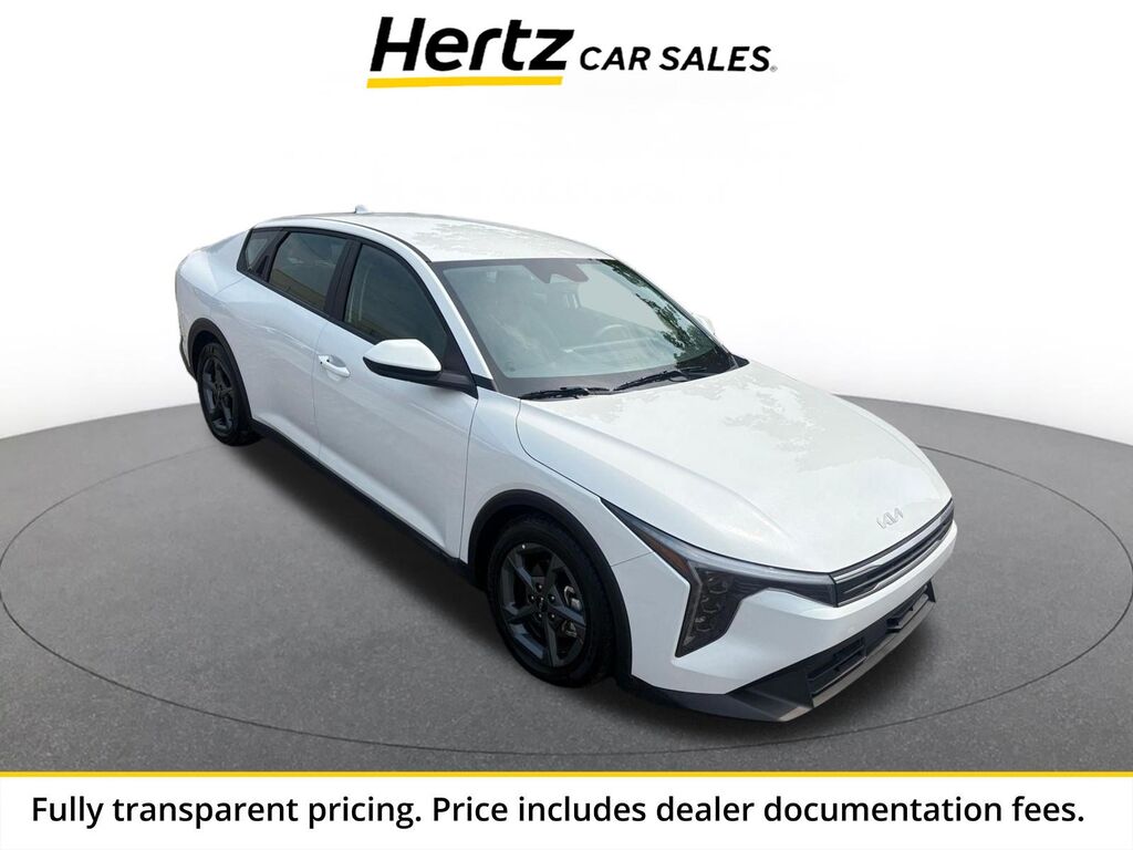 2026 Kia K4 LXS — photo 1 of 11