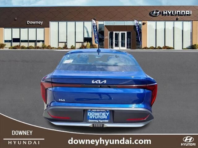 2025 Kia K4 LXS — photo 1 of 2