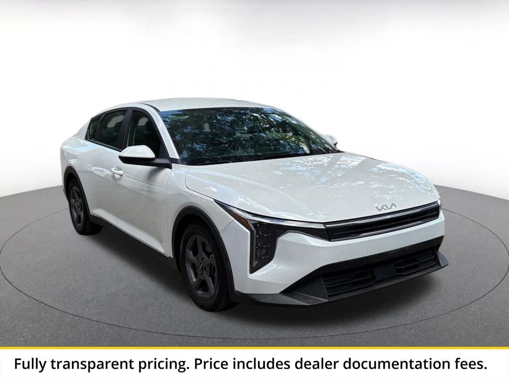 2025 Kia K4 LXS — photo 1 of 1