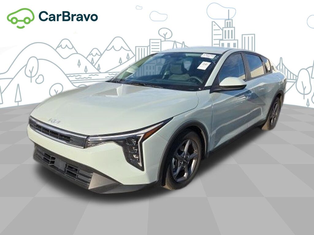 2025 Kia K4 LXS — photo 1 of 7