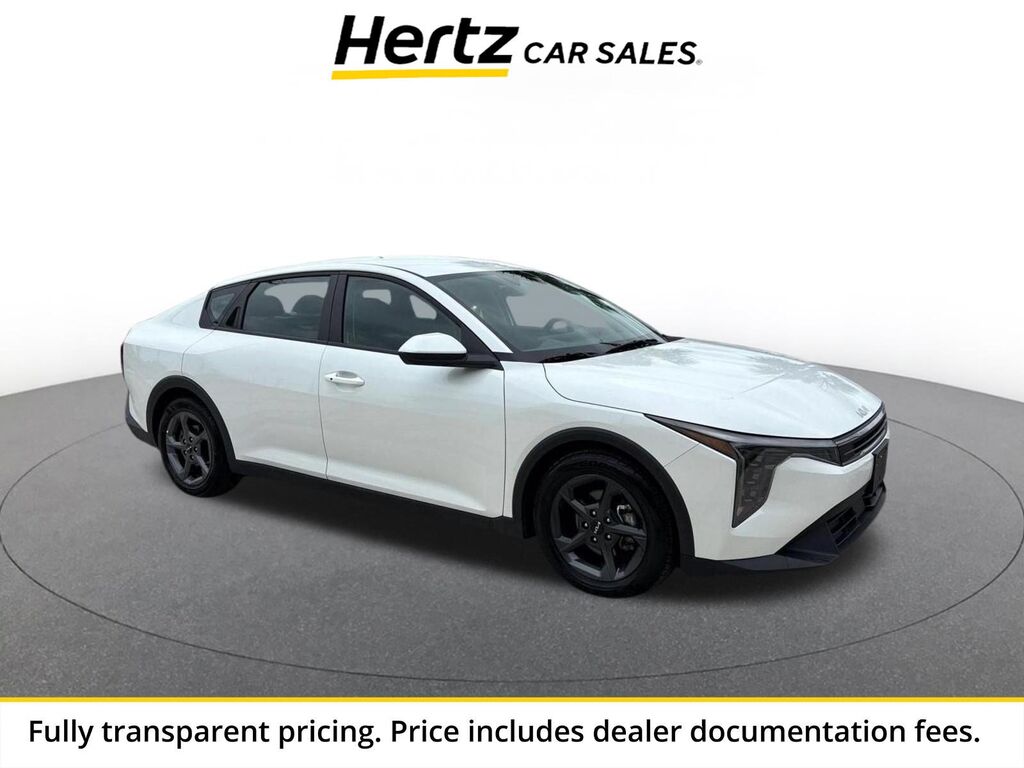 2025 Kia K4 LXS — photo 1 of 2