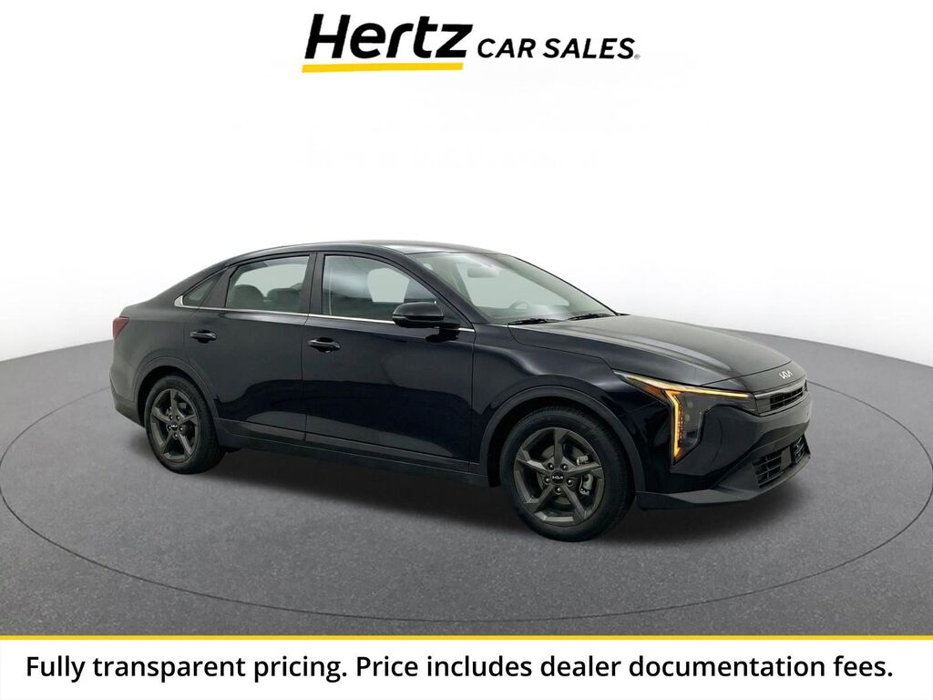 2026 Kia K4 LXS — photo 1 of 10