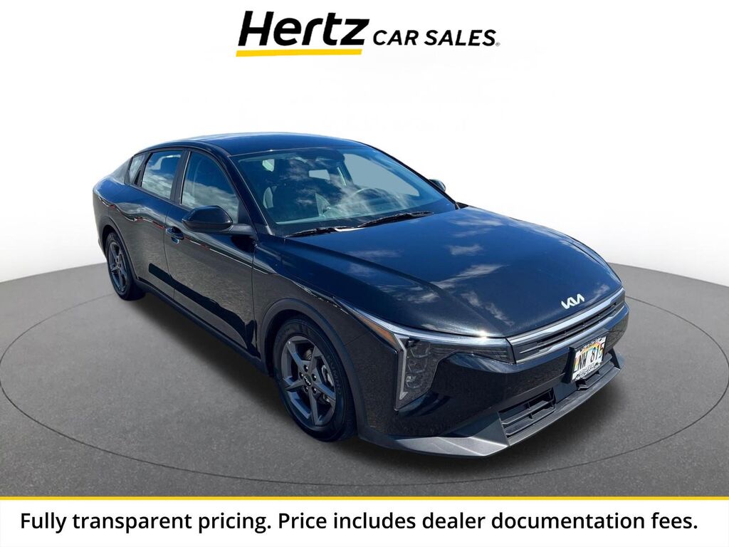 2025 Kia K4 LXS — photo 1 of 11