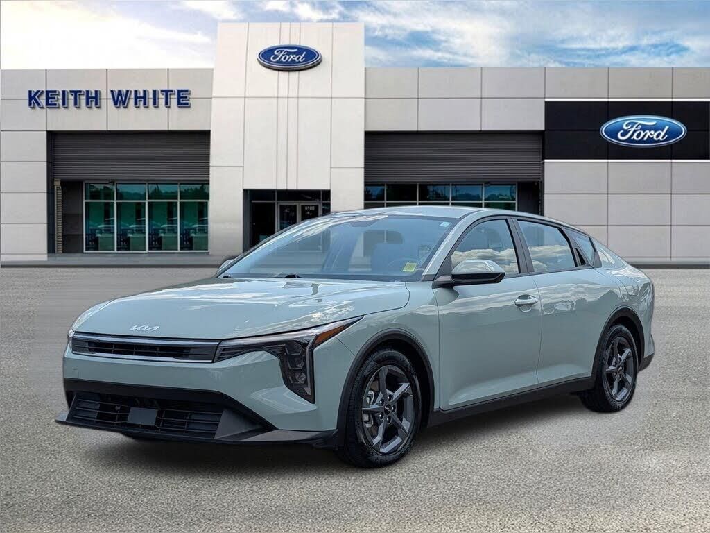 2025 Kia K4 LXS — photo 1 of 1