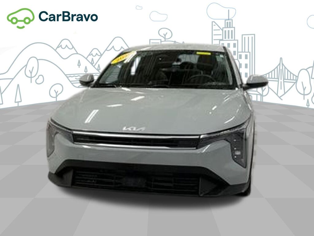 2025 Kia K4 LXS — photo 1 of 6
