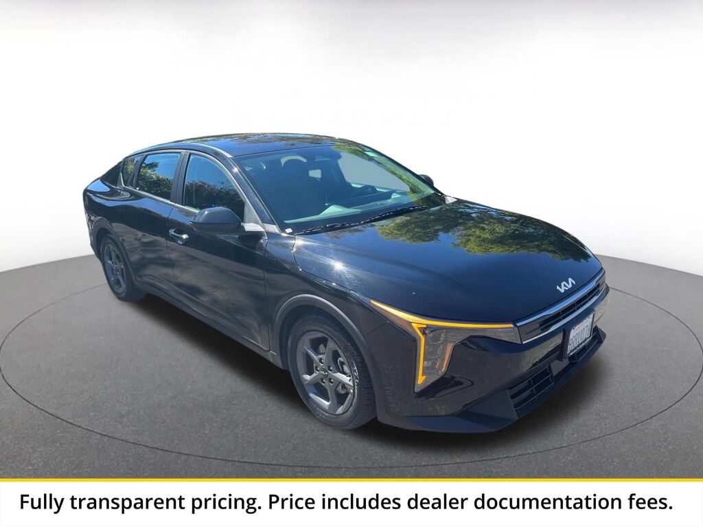 2025 Kia K4 LXS — photo 1 of 1