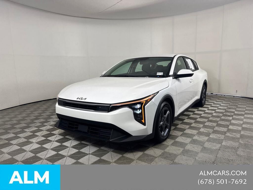 2025 Kia K4 LXS — photo 1 of 1