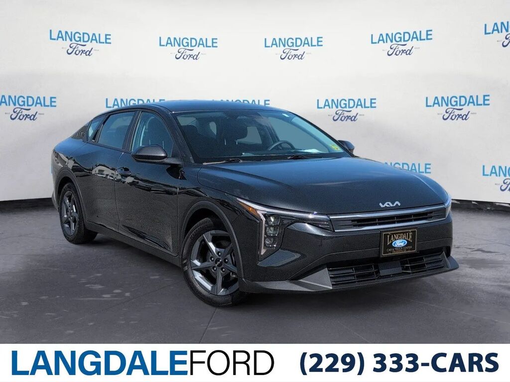 2025 Kia K4 LXS — photo 1 of 13