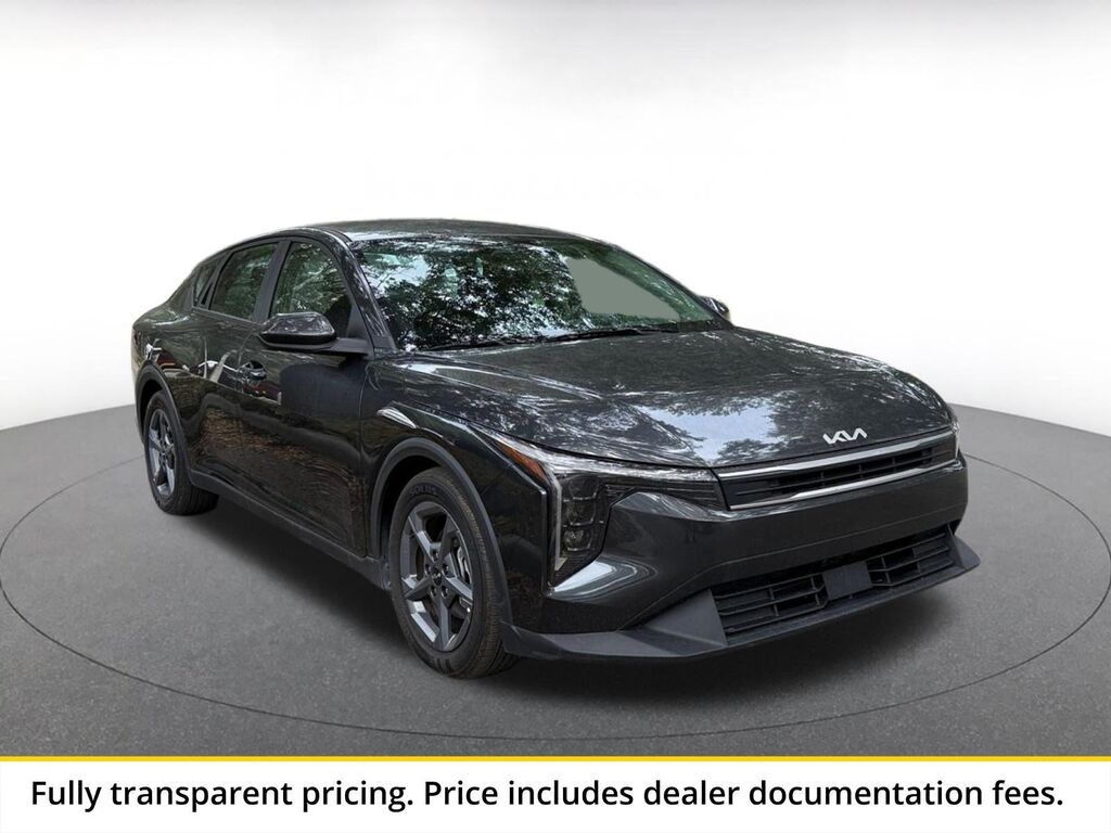 2025 Kia K4 LXS — photo 1 of 1