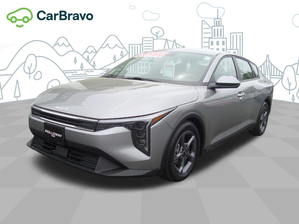 2025 Kia K4 LXS — photo 1 of 7