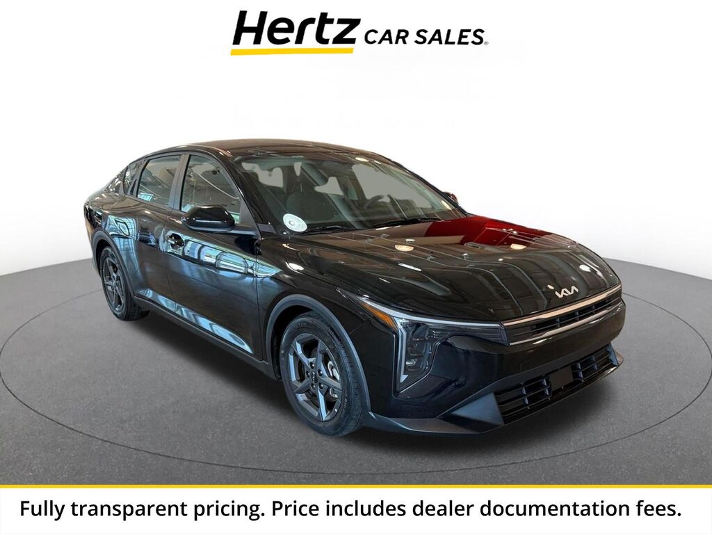 2025 Kia K4 LXS — photo 1 of 11