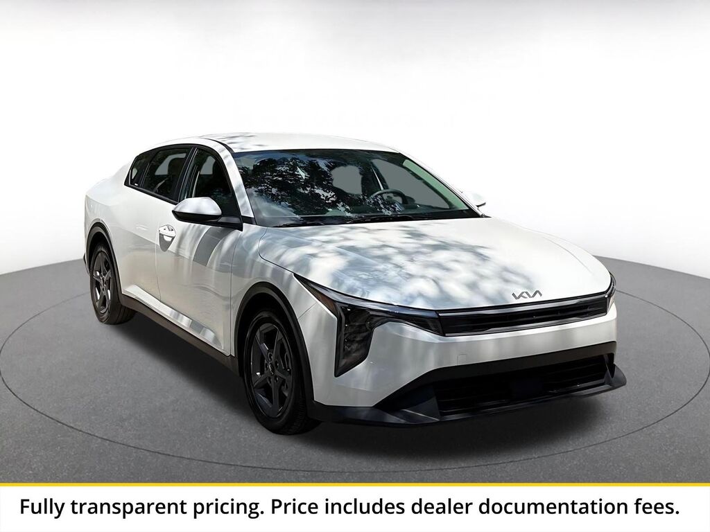 2025 Kia K4 LXS — photo 1 of 1