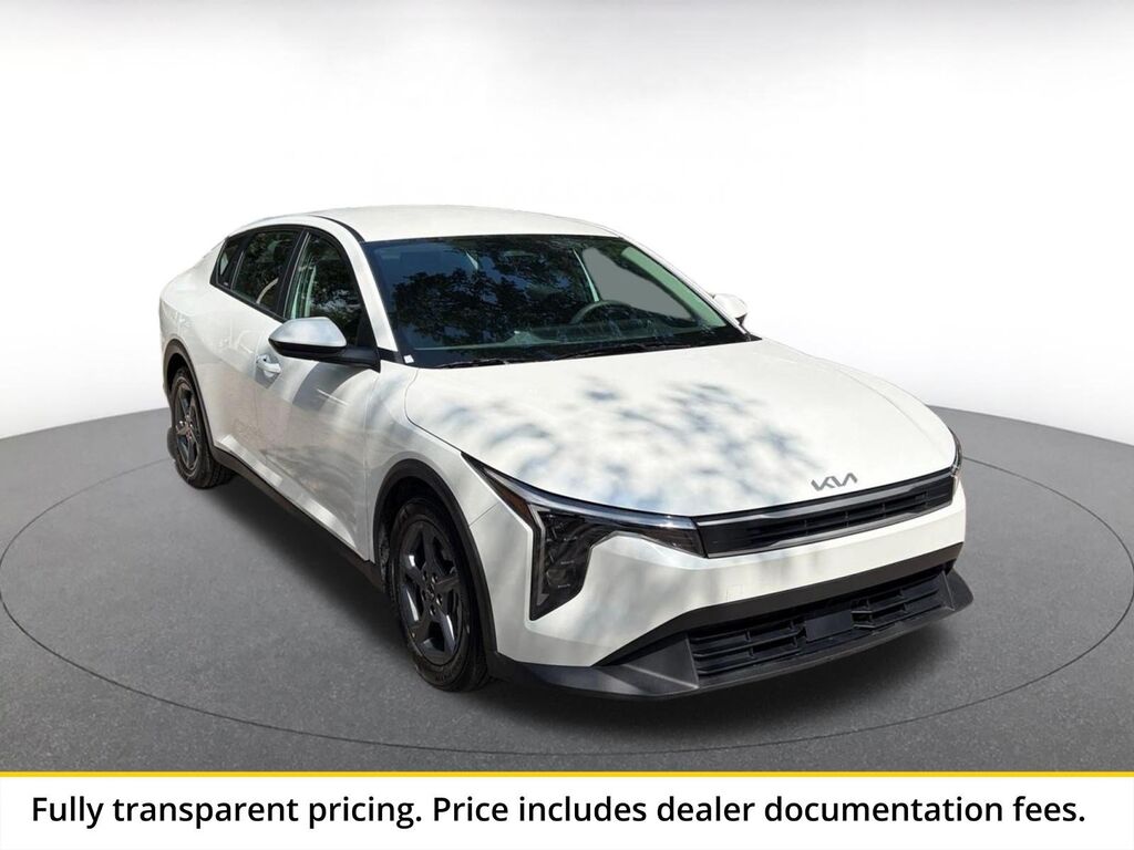 2025 Kia K4 LXS — photo 1 of 1