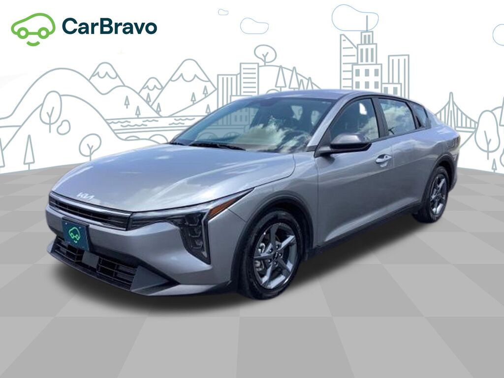 2025 Kia K4 LXS — photo 1 of 7