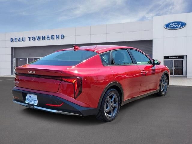 2025 Kia K4 LXS — photo 1 of 1
