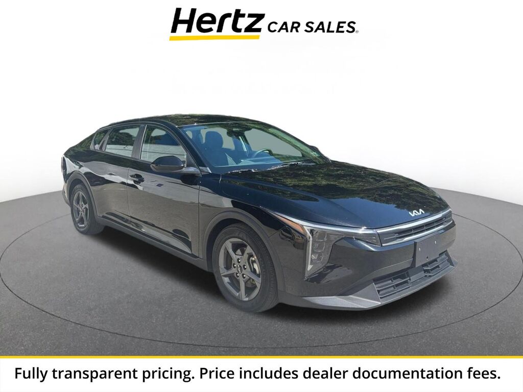 2025 Kia K4 LXS — photo 1 of 11