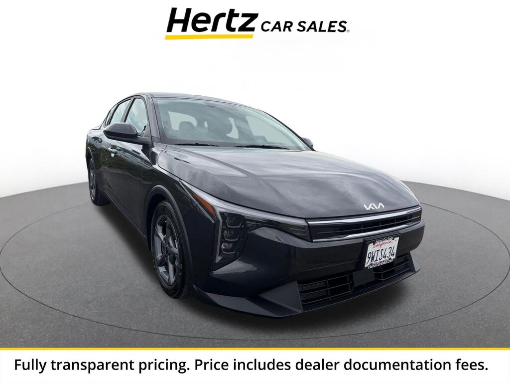 2026 Kia K4 LXS — photo 1 of 11