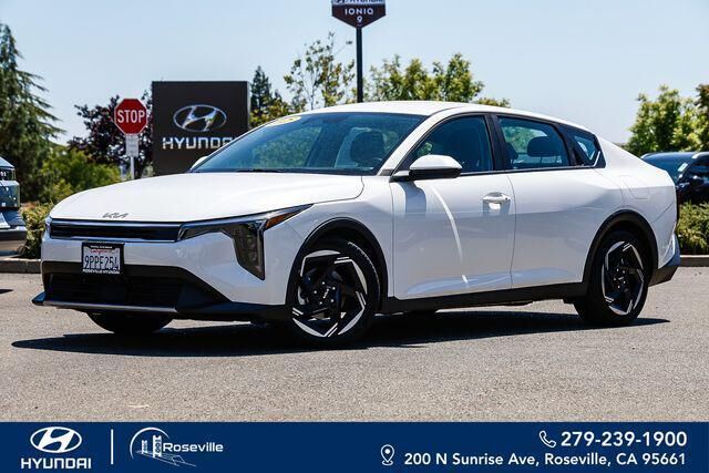 2025 Kia K4 EX