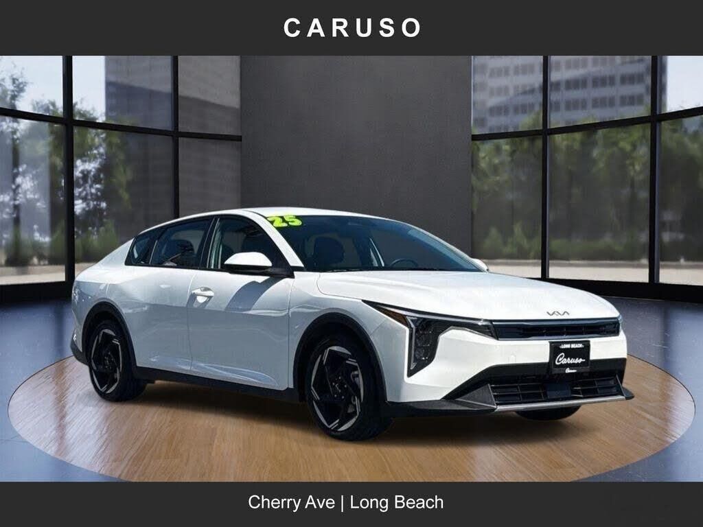 2025 Kia K4 EX — photo 1 of 1