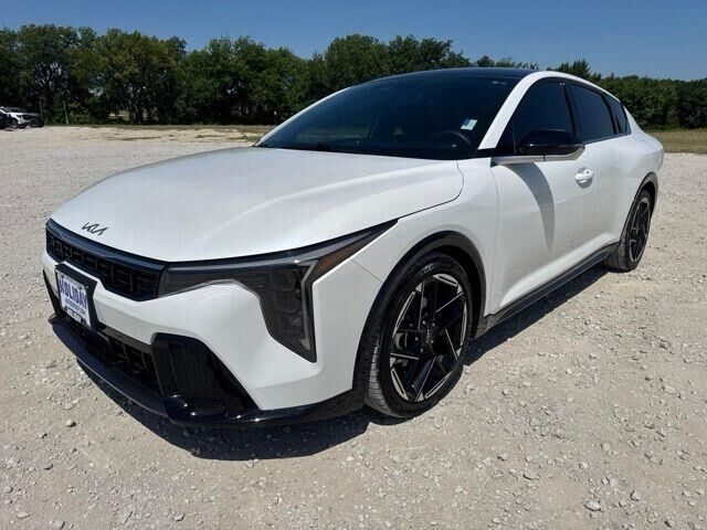 2025 Kia K4 GT-Line — photo 1 of 1