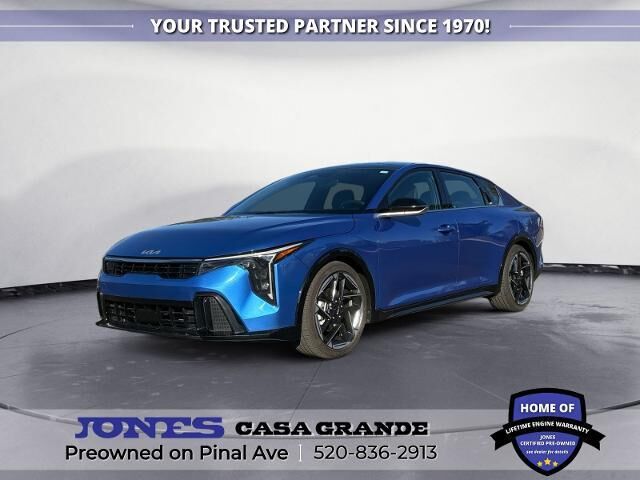 2025 Kia K4 GT-Line — photo 1 of 13