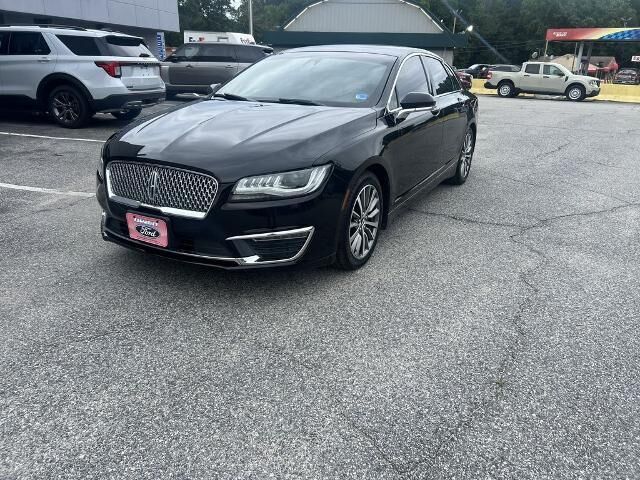 2020 Lincoln MKZ Standard — photo 1 of 12