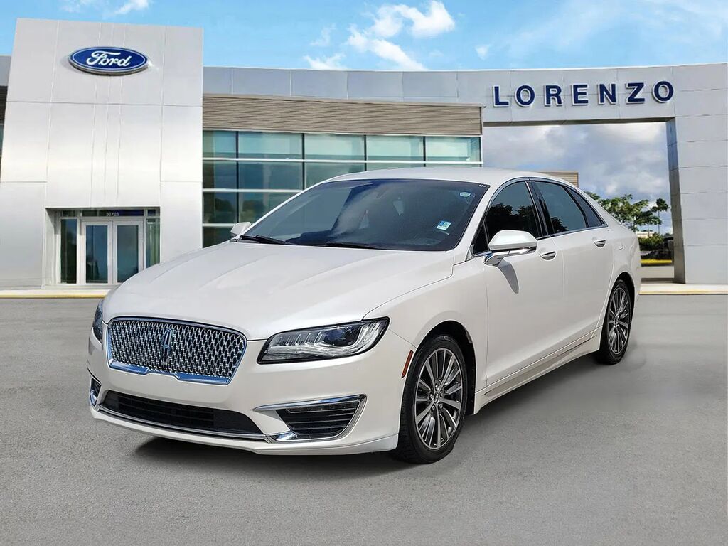 2020 Lincoln MKZ Standard — photo 1 of 13