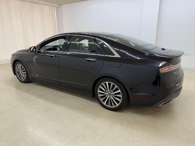 2020 Lincoln MKZ Standard — photo 1 of 4