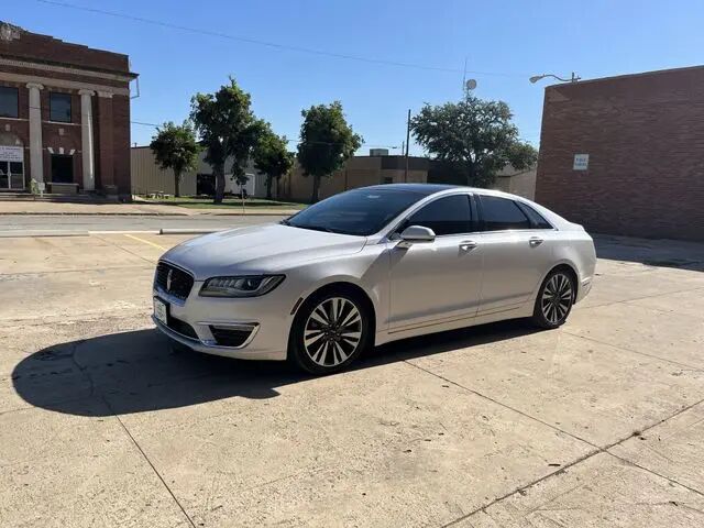 2017 Lincoln MKZ Reserve — photo 1 of 13