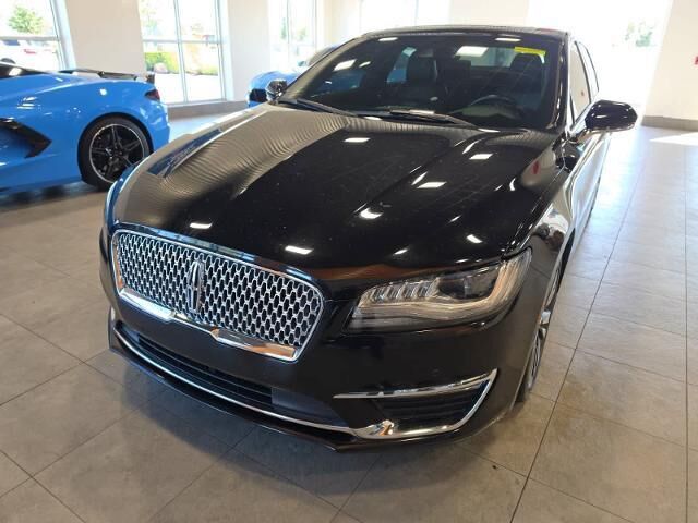 2020 Lincoln MKZ Reserve — photo 1 of 13