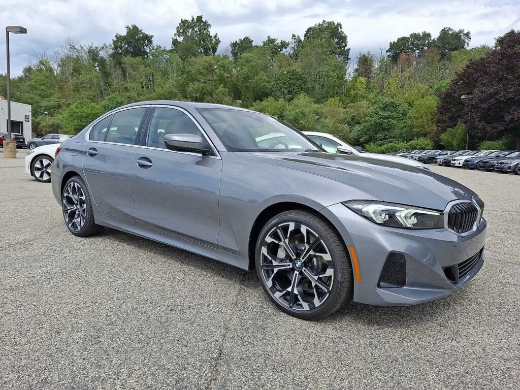 2025 BMW 3 Series 330i xDrive — photo 1 of 13