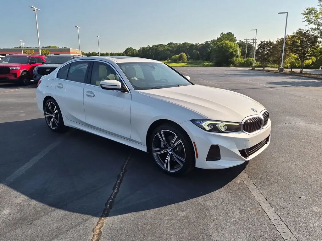 2024 BMW 3 Series 330i xDrive — photo 1 of 13