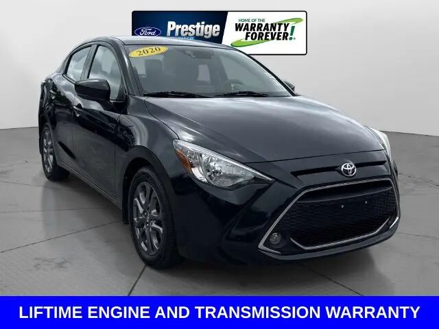 2020 Toyota Yaris LE — photo 1 of 13