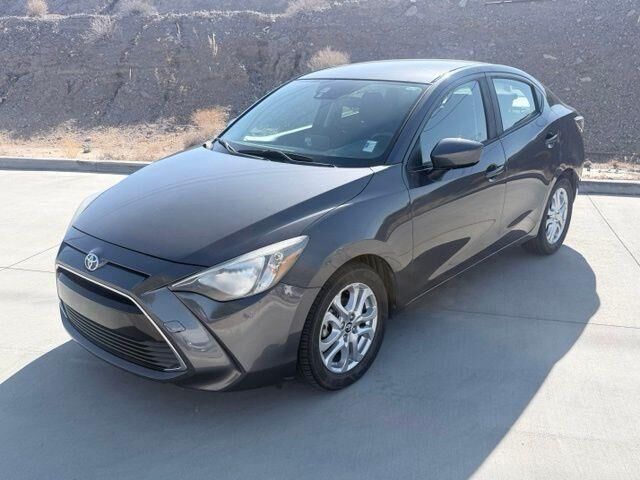2018 Toyota Yaris iA Base — photo 1 of 13
