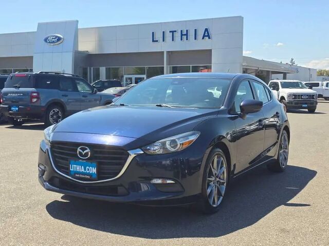 2018 Mazda Mazda3 Touring — photo 1 of 13
