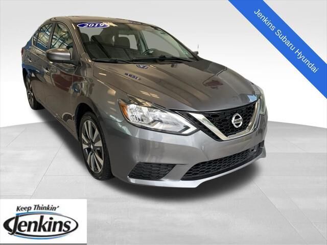 2019 Nissan Sentra SV — photo 1 of 13