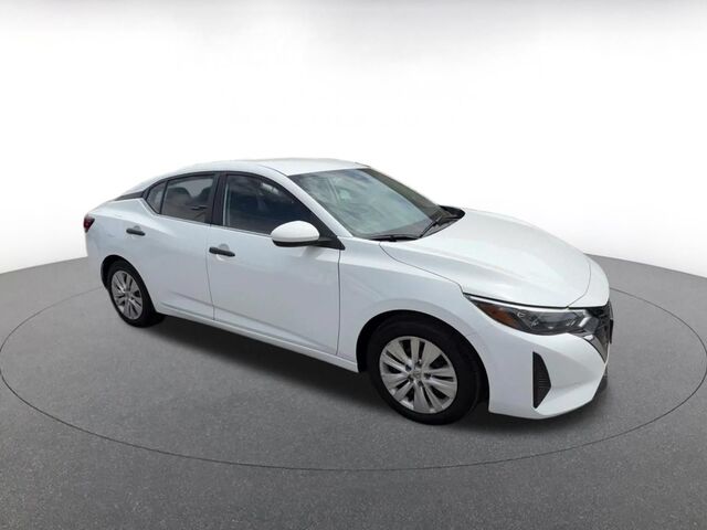2025 Nissan Sentra S — photo 1 of 10