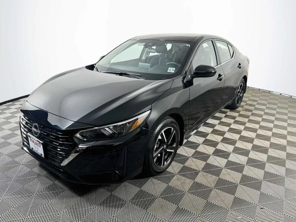 2025 Nissan Sentra SV — photo 1 of 13