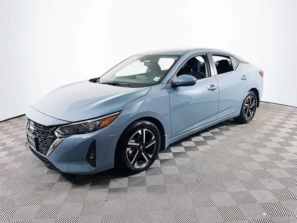 2025 Nissan Sentra SV — photo 1 of 13