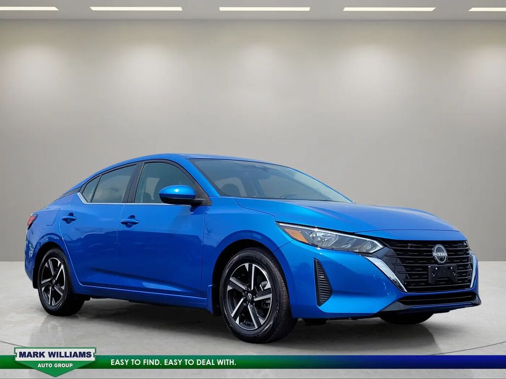 2025 Nissan Sentra SV — photo 1 of 11