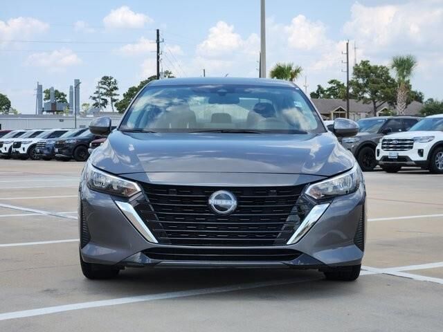 2025 Nissan Sentra SV — photo 1 of 2
