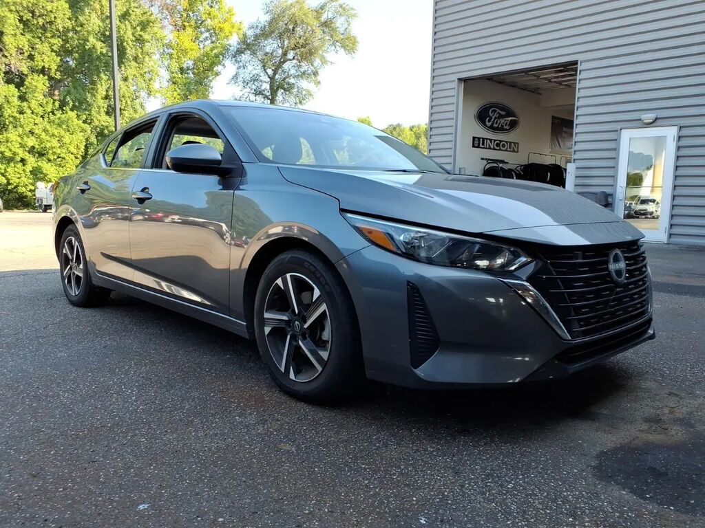 2025 Nissan Sentra SV — photo 1 of 8