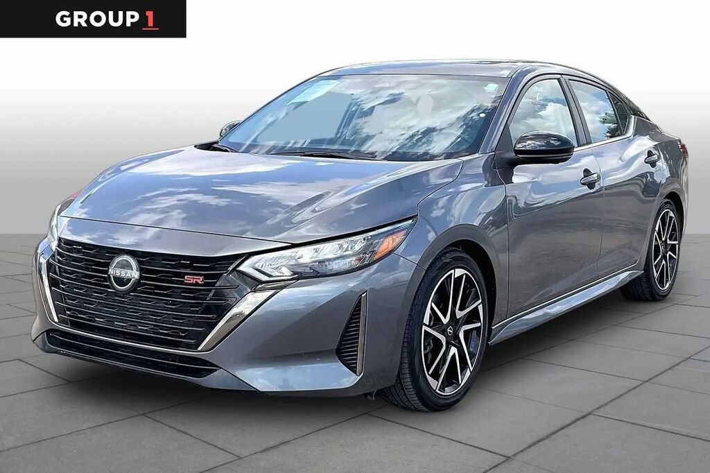 2025 Nissan Sentra SR — photo 1 of 13