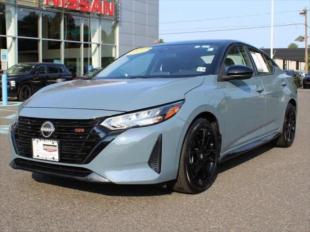 2025 Nissan Sentra SR — photo 1 of 13